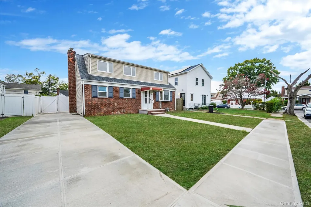 10 Cedar Street Elmont NY 11003