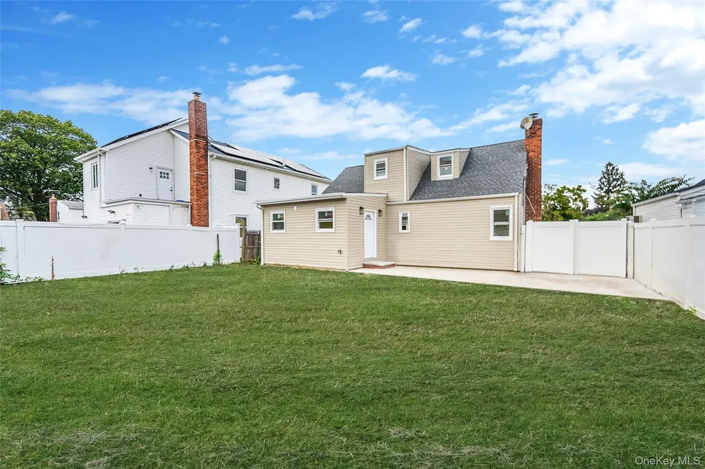 10 Cedar Street Elmont NY 11003