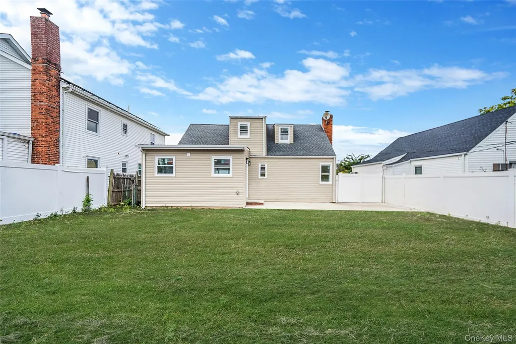10 Cedar Street Elmont NY 11003