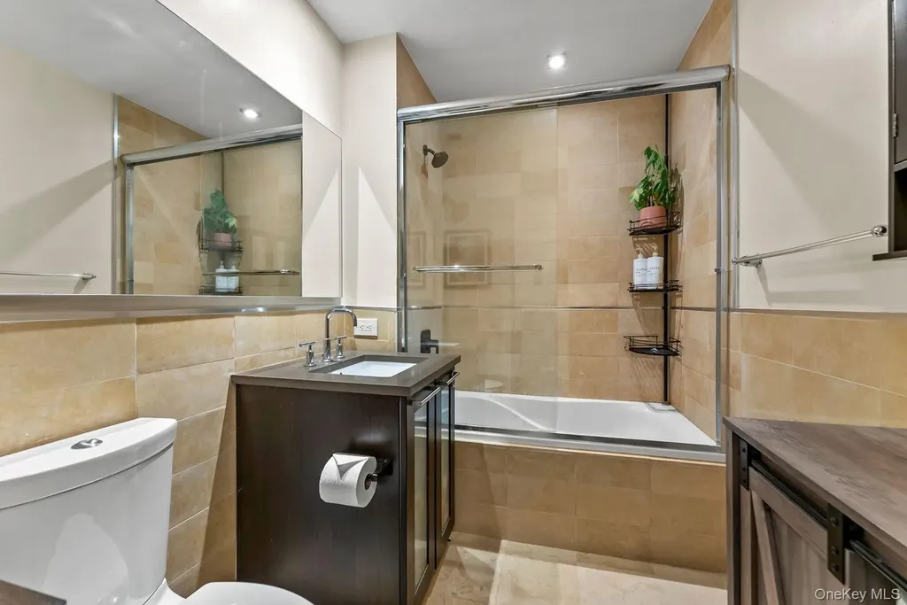 6405 Yellowstone Boulevard Forest Hills NY 11375