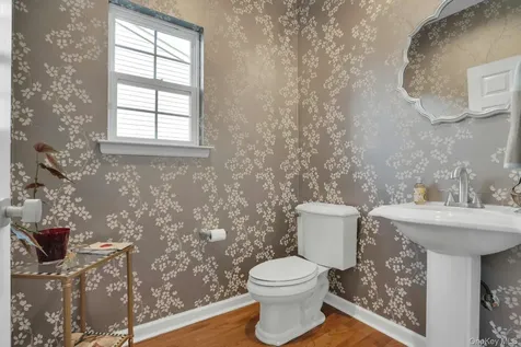 420 Stonecrop Road Aquebogue NY 11901