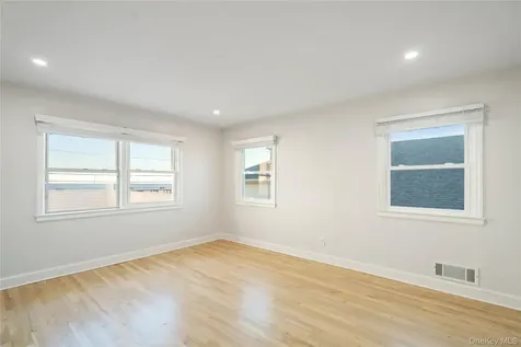 2000 Ocean Boulevard Atlantic Beach NY 11509