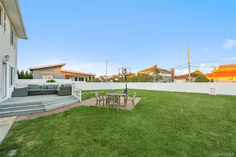 2000 Ocean Boulevard Atlantic Beach NY 11509