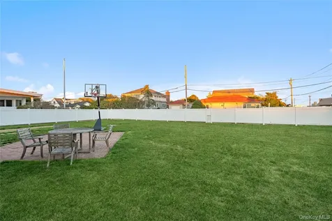 2000 Ocean Boulevard Atlantic Beach NY 11509