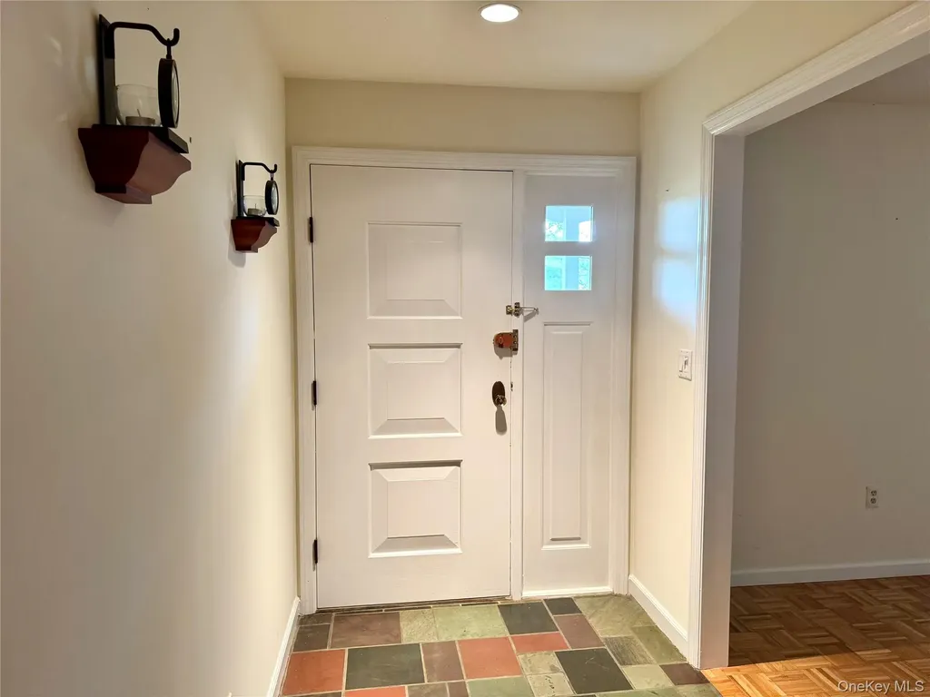98 River Road Rhinebeck NY 12572