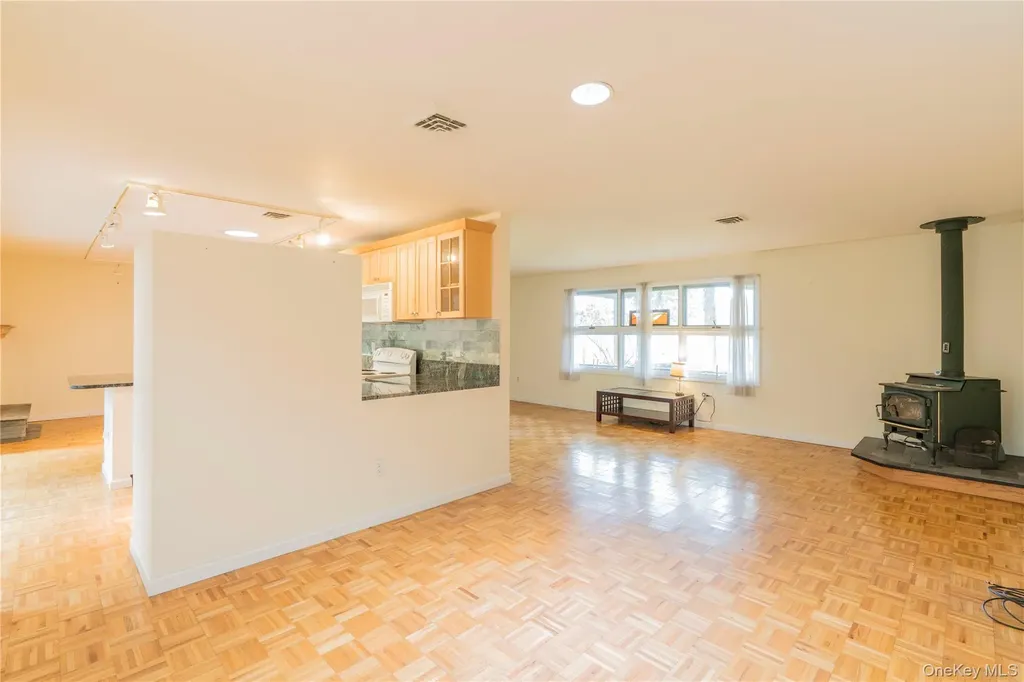 98 River Road Rhinebeck NY 12572