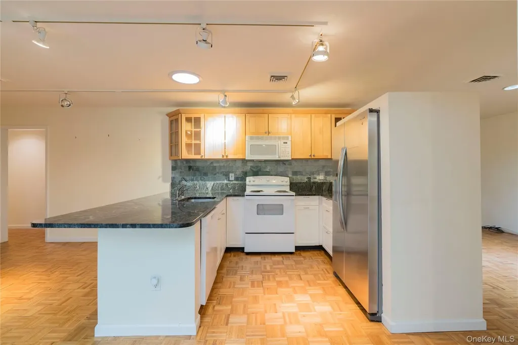 98 River Road Rhinebeck NY 12572