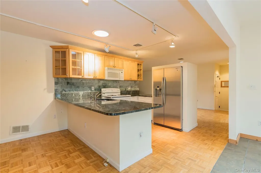 98 River Road Rhinebeck NY 12572