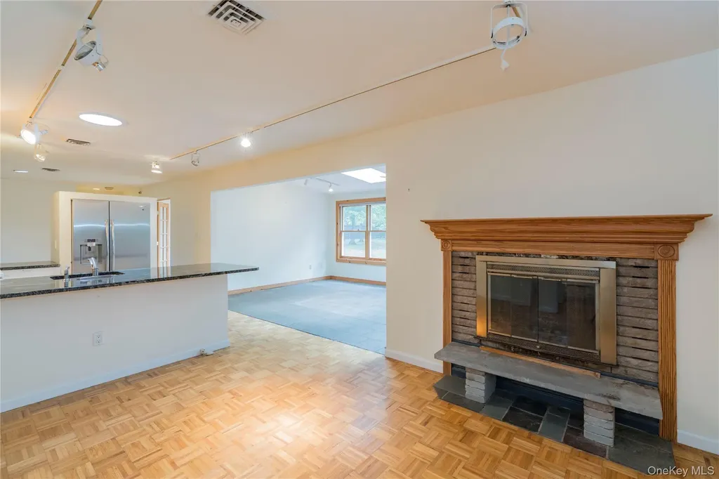98 River Road Rhinebeck NY 12572
