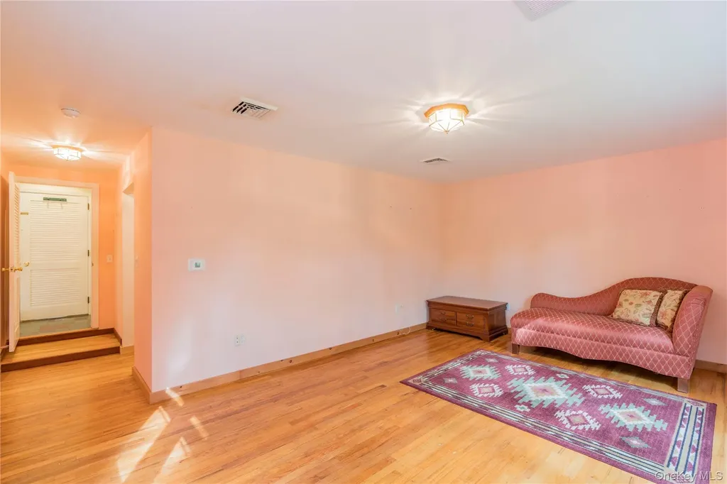 98 River Road Rhinebeck NY 12572