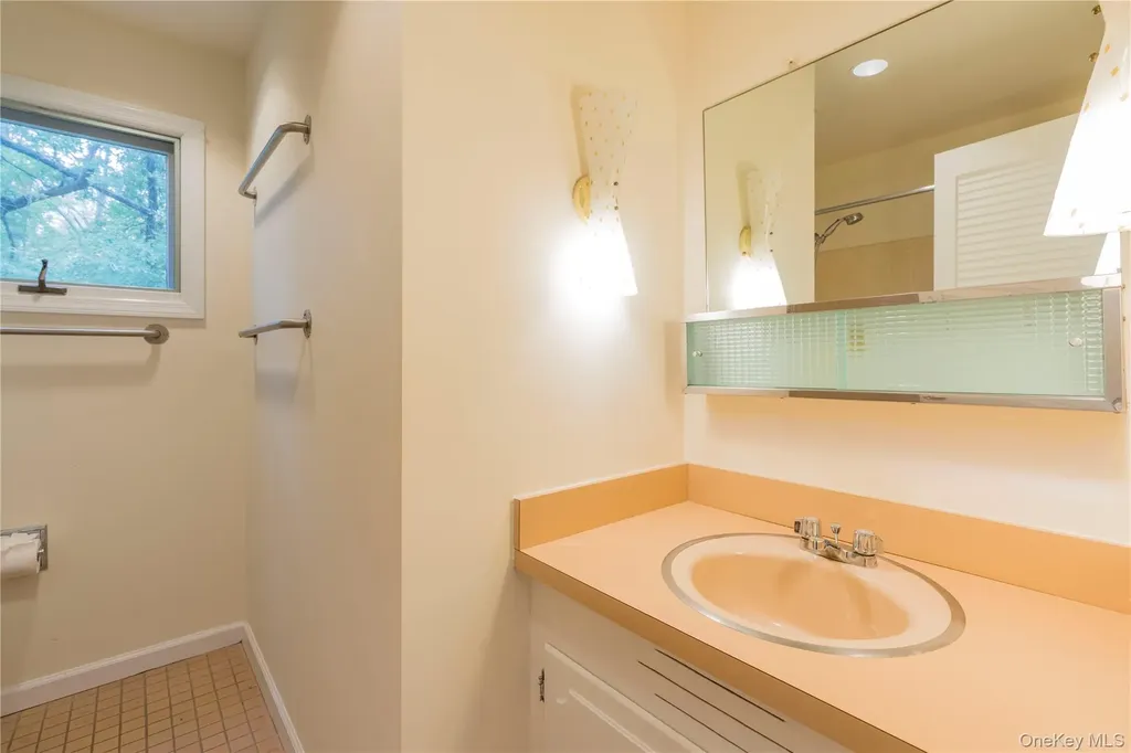 98 River Road Rhinebeck NY 12572