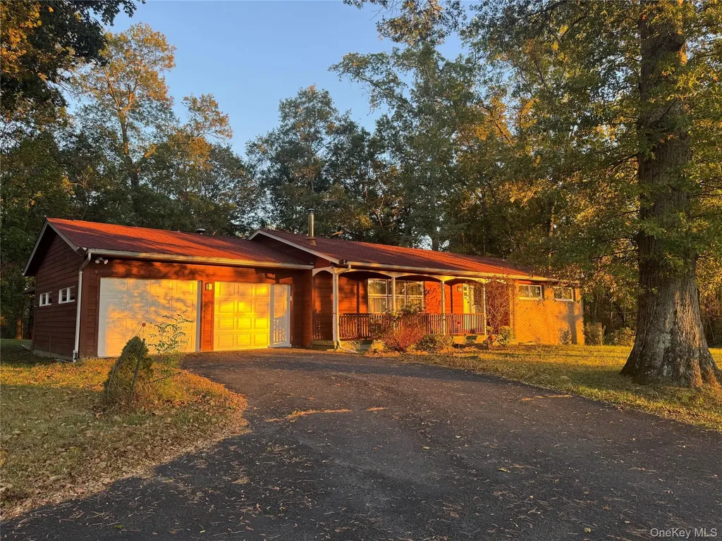 98 River Road Rhinebeck NY 12572