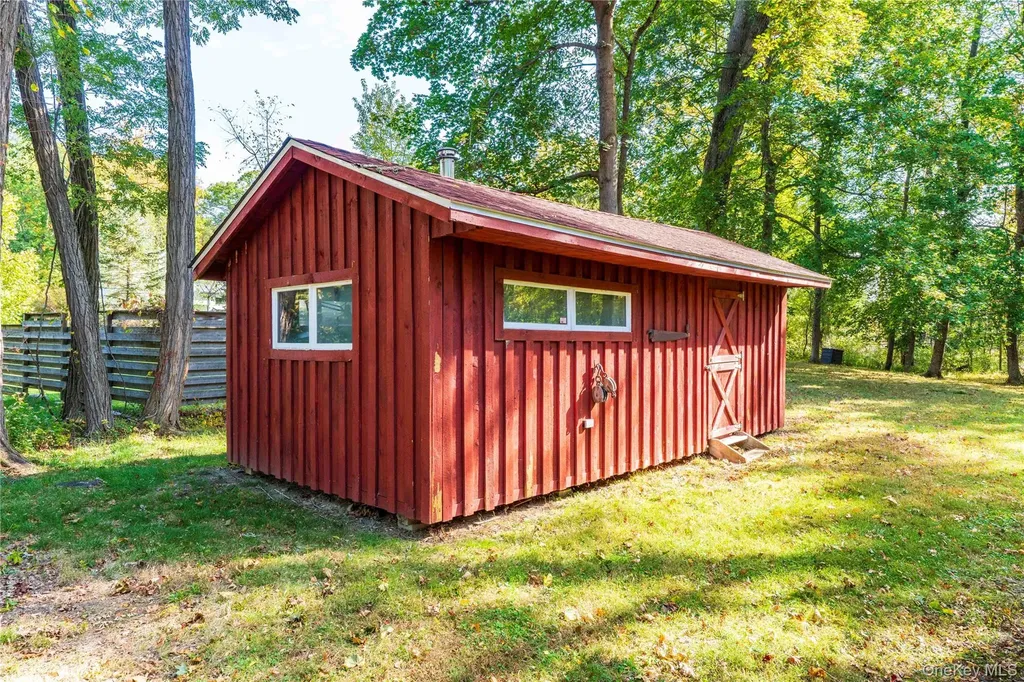 98 River Road Rhinebeck NY 12572
