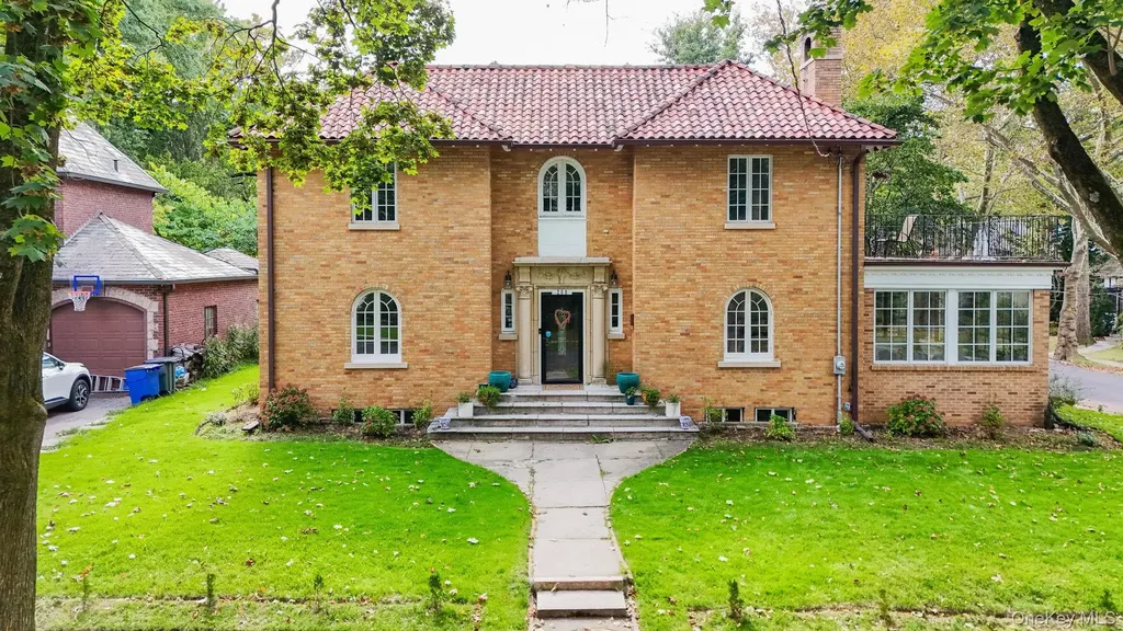 260 E Devonia Avenue Mount Vernon NY 10552
