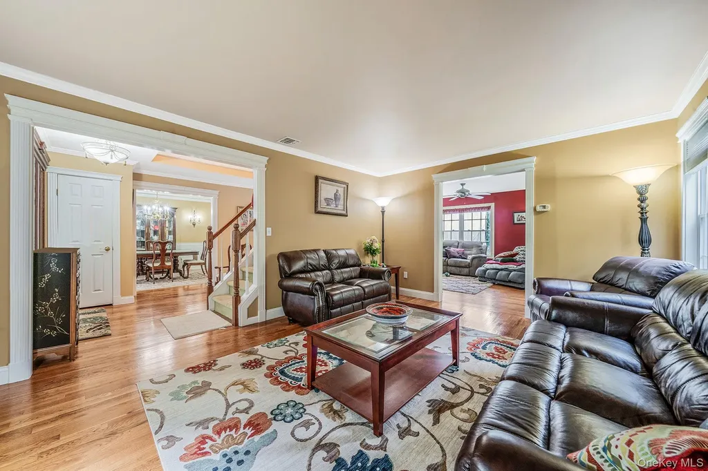 36 Vanderbilt Avenue Saint James NY 11780