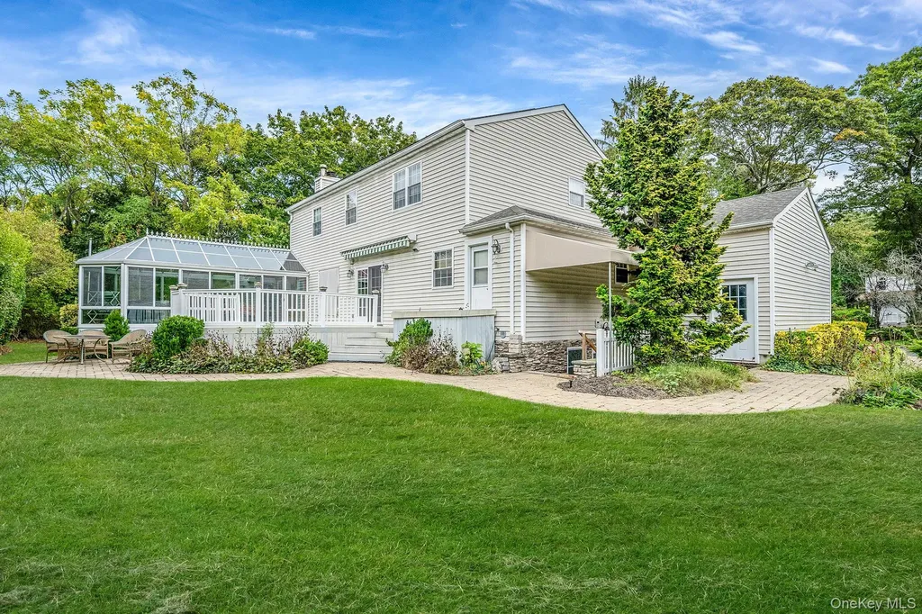 36 Vanderbilt Avenue Saint James NY 11780