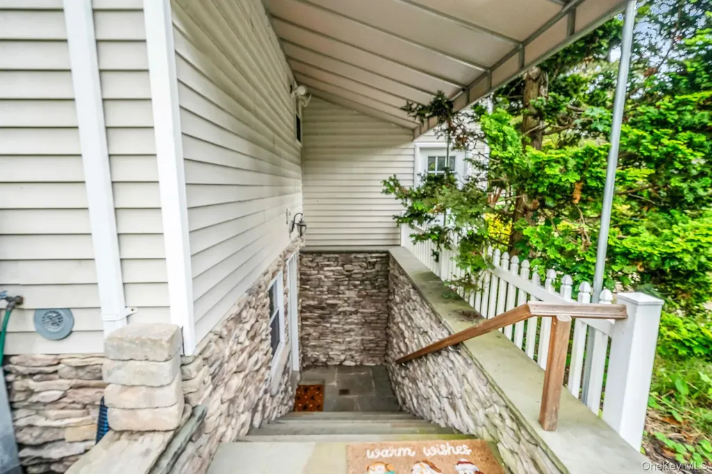 36 Vanderbilt Avenue Saint James NY 11780