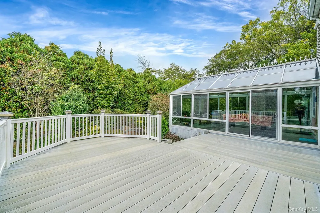 36 Vanderbilt Avenue Saint James NY 11780