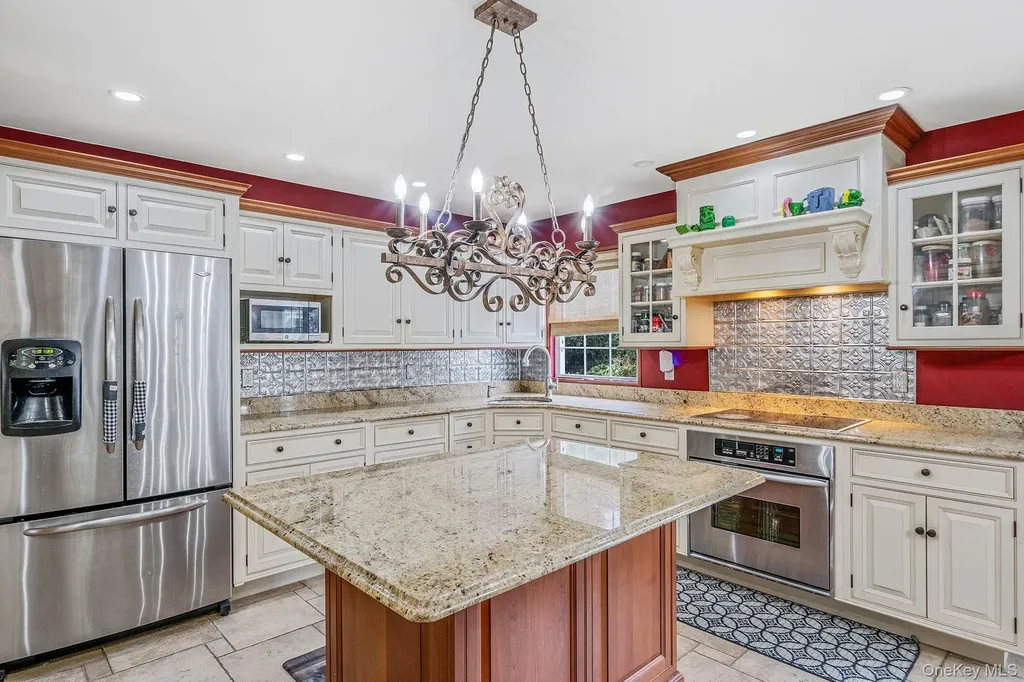 36 Vanderbilt Avenue Saint James NY 11780