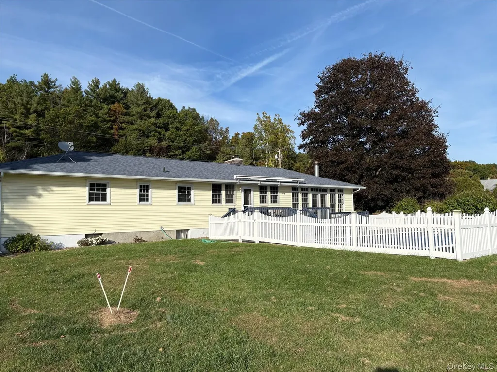 886 Route 199 Red Hook NY 12571