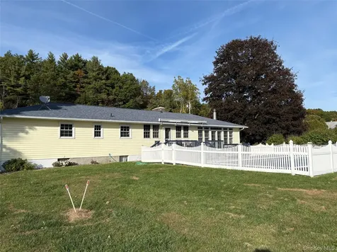886 Route 199 Red Hook NY 12571