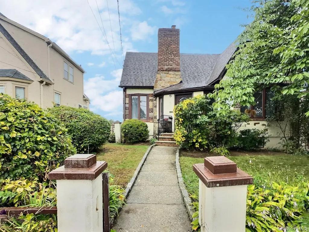 72 Gibson Place Yonkers NY 10705