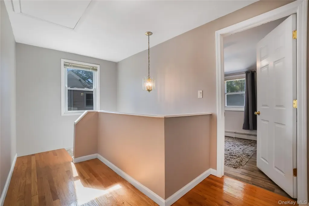 55 Maple Drive New Hyde Park NY 11040
