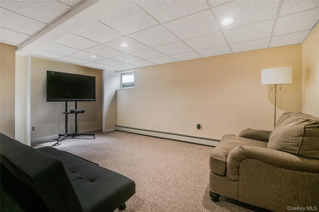 55 Maple Drive New Hyde Park NY 11040