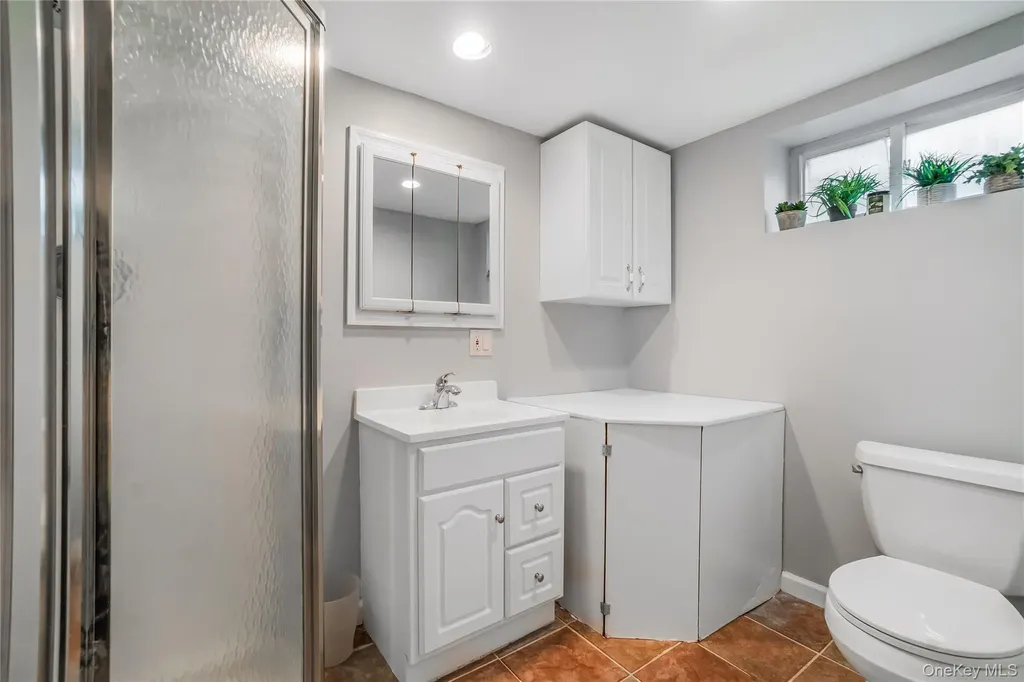 55 Maple Drive New Hyde Park NY 11040