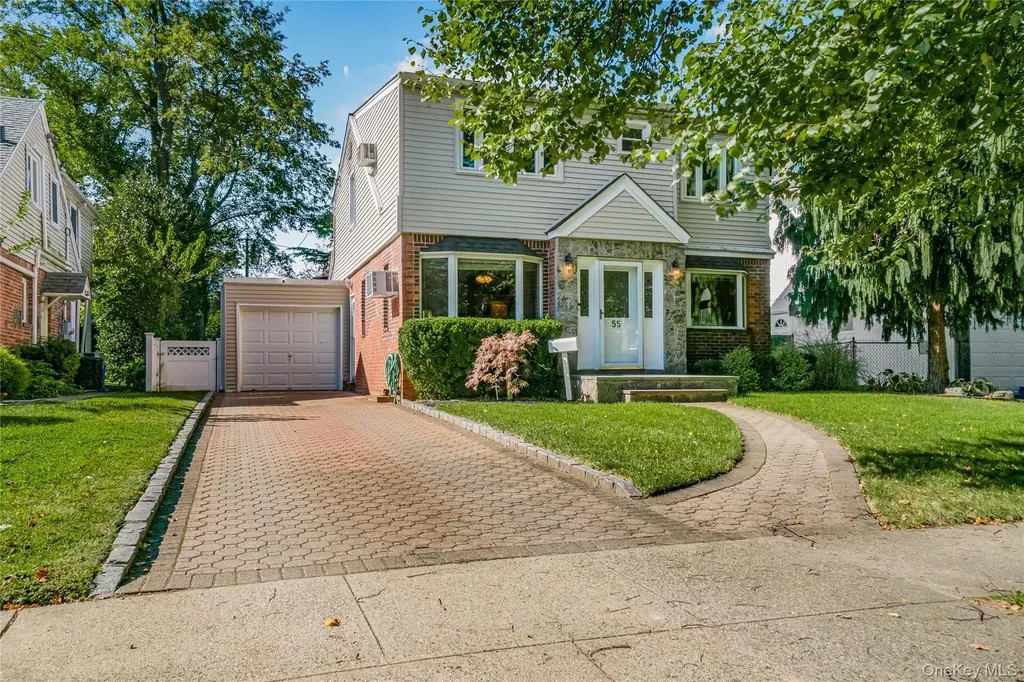 55 Maple Drive New Hyde Park NY 11040