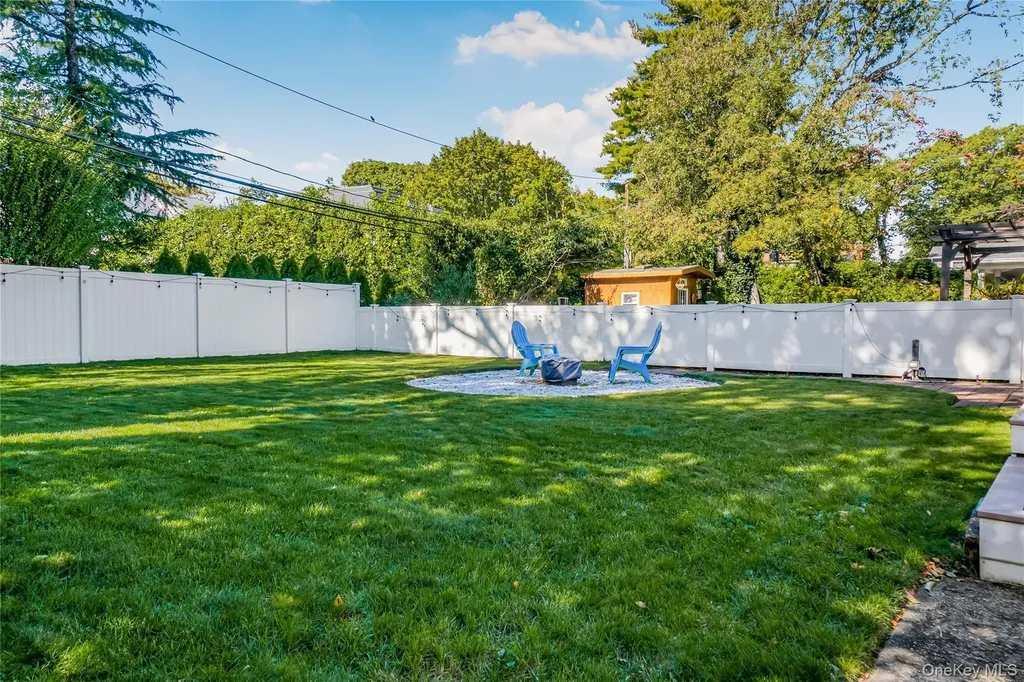 55 Maple Drive New Hyde Park NY 11040