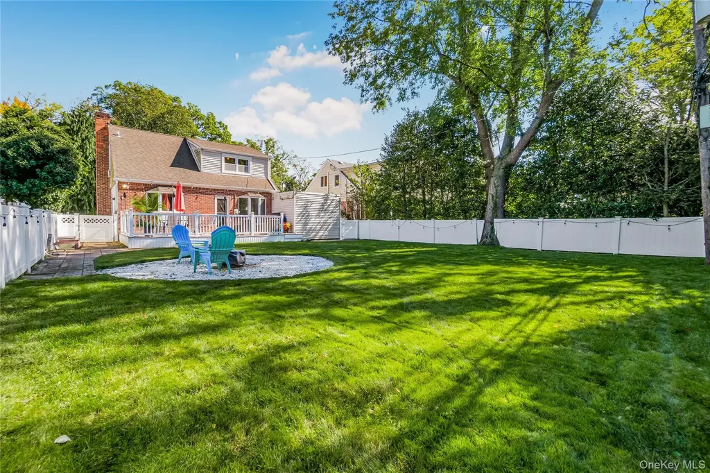 55 Maple Drive New Hyde Park NY 11040