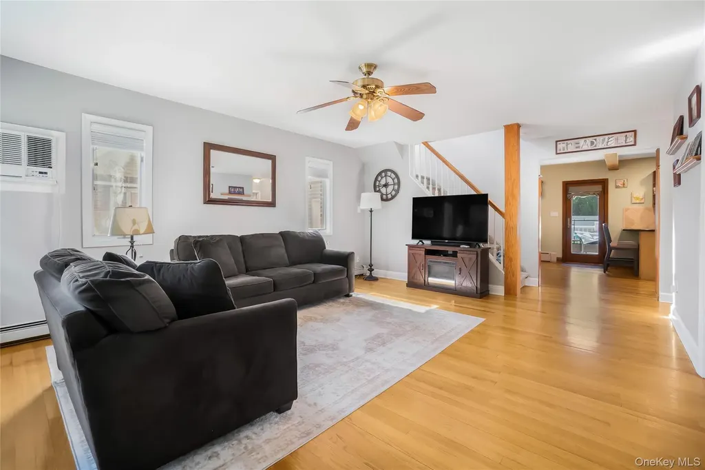 55 Maple Drive New Hyde Park NY 11040