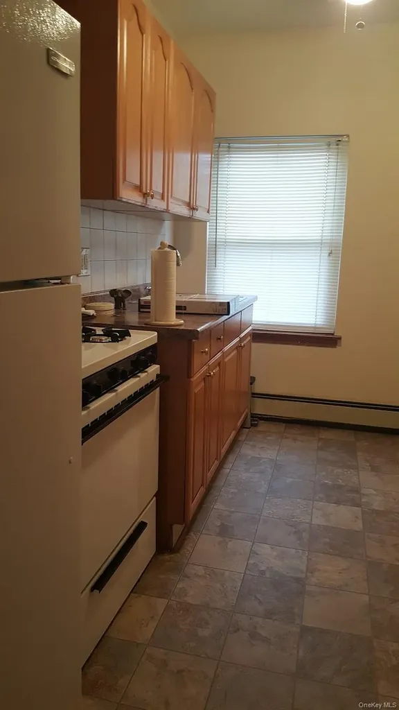 7704 85th Street Glendale NY 11385