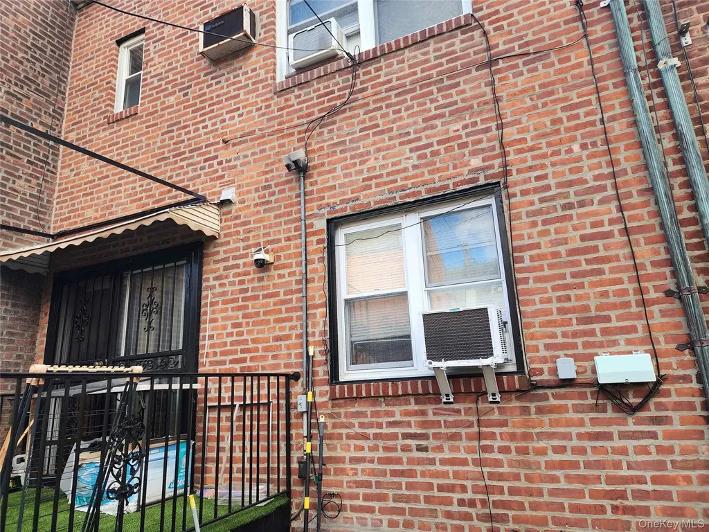 7704 85th Street Glendale NY 11385