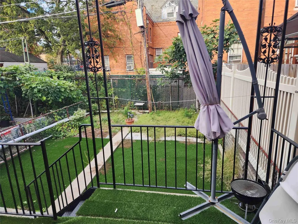 7704 85th Street Glendale NY 11385