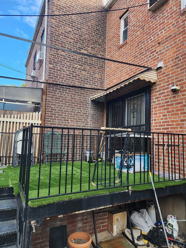 7704 85th Street Glendale NY 11385