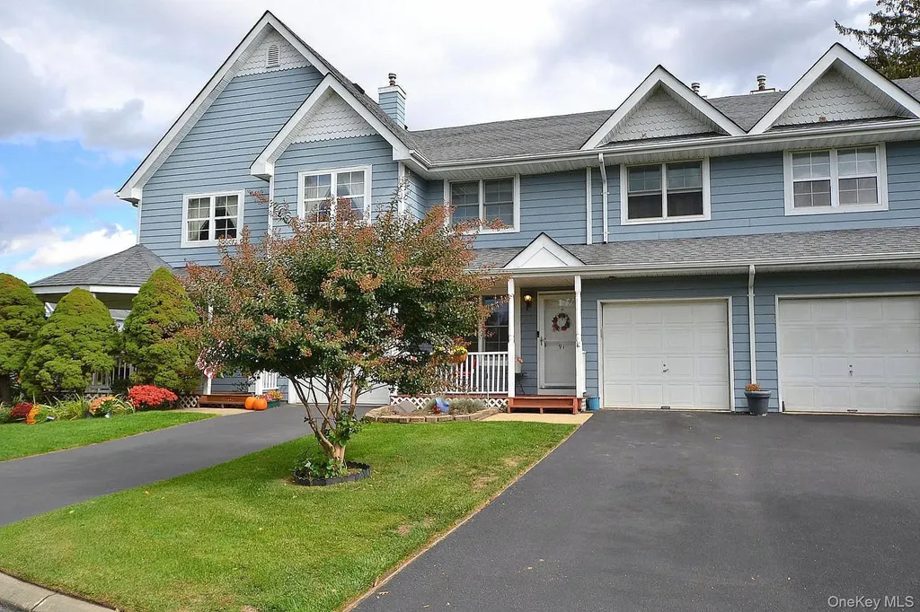 91 Broadlawn Drive Central Islip NY 11722
