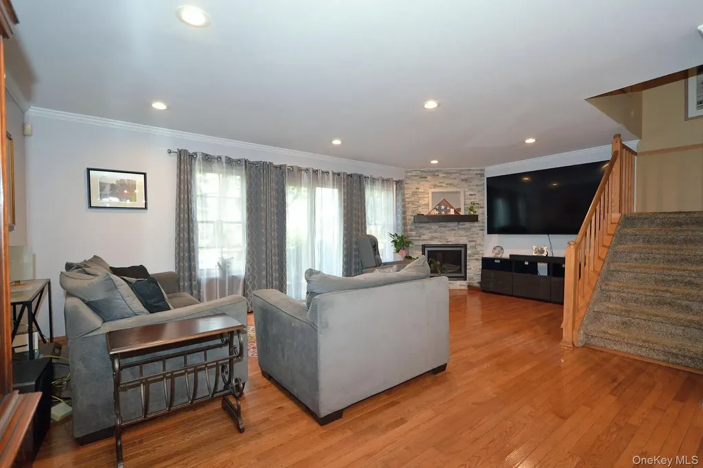 91 Broadlawn Drive Central Islip NY 11722