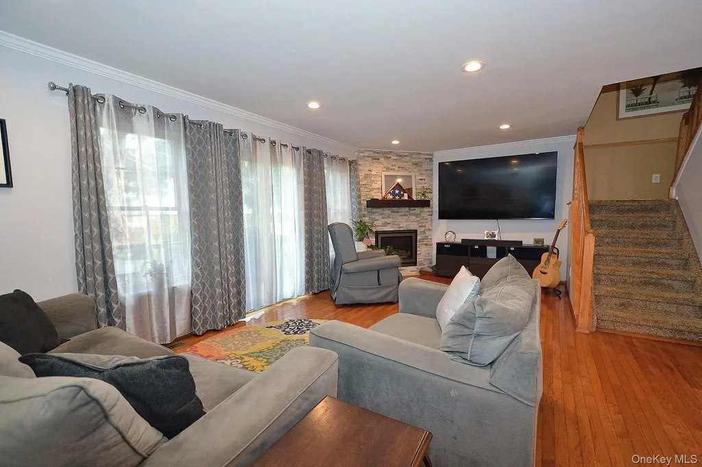 91 Broadlawn Drive Central Islip NY 11722
