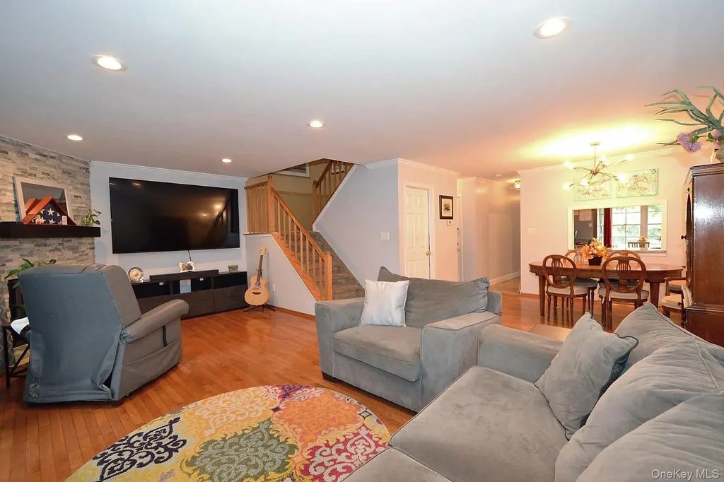 91 Broadlawn Drive Central Islip NY 11722
