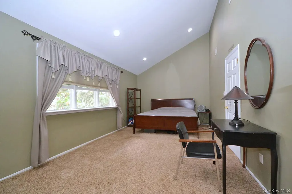 91 Broadlawn Drive Central Islip NY 11722