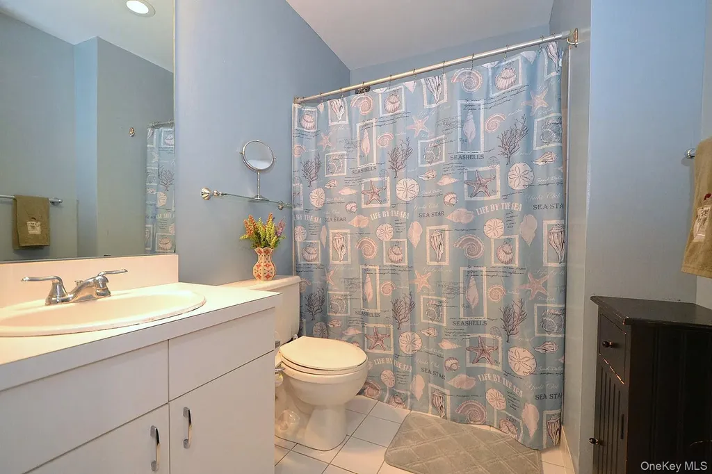 91 Broadlawn Drive Central Islip NY 11722