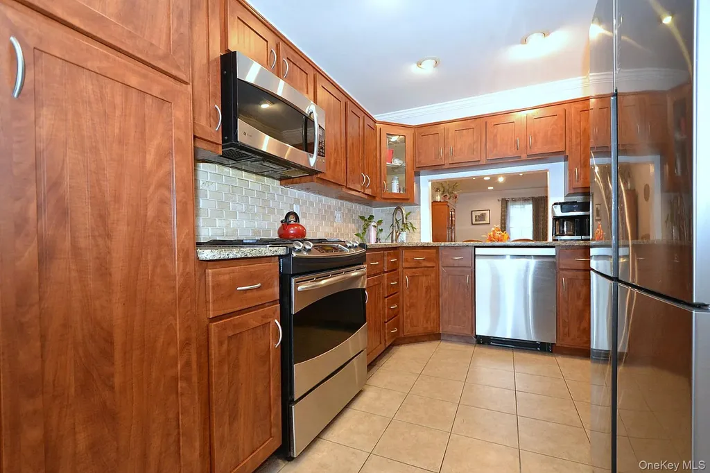91 Broadlawn Drive Central Islip NY 11722