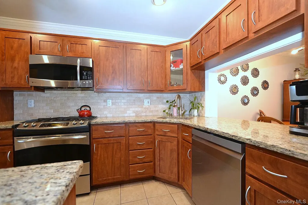 91 Broadlawn Drive Central Islip NY 11722