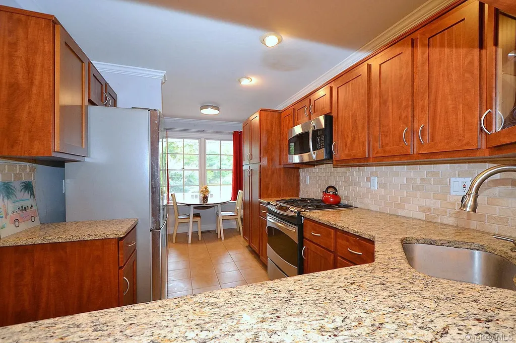 91 Broadlawn Drive Central Islip NY 11722