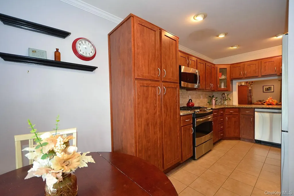 91 Broadlawn Drive Central Islip NY 11722