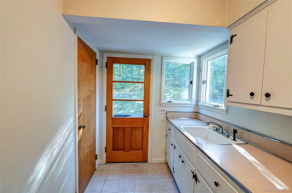 562 Old Bridge Road Northport NY 11768