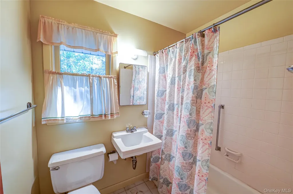 562 Old Bridge Road Northport NY 11768