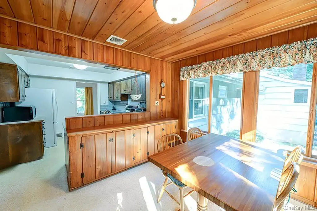 562 Old Bridge Road Northport NY 11768